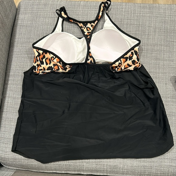 Leopard Print Sporty Tankini Set - Picture 2 of 2